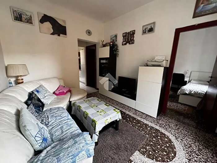 Appartamento con 5 locali in vendita in Via Walter Fillak, Genova