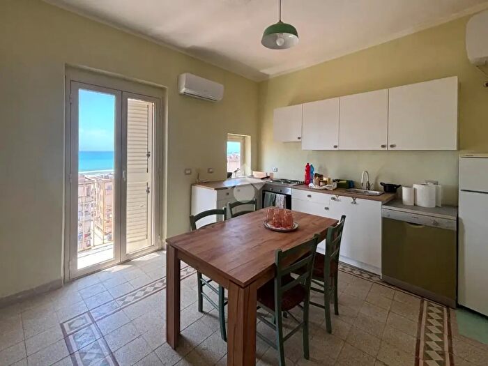 Appartamento trilocale in vendita in Via F Crispi, Porto Empedocle