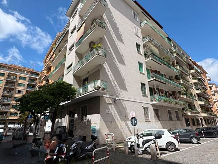 Appartamento quadrilocale in affitto in Via Fregene, Re di Roma, Roma