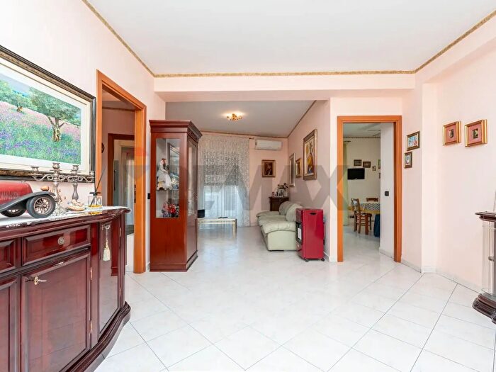 Appartamento con 5 locali in vendita in Vico Premuda, Gravina Di Catania