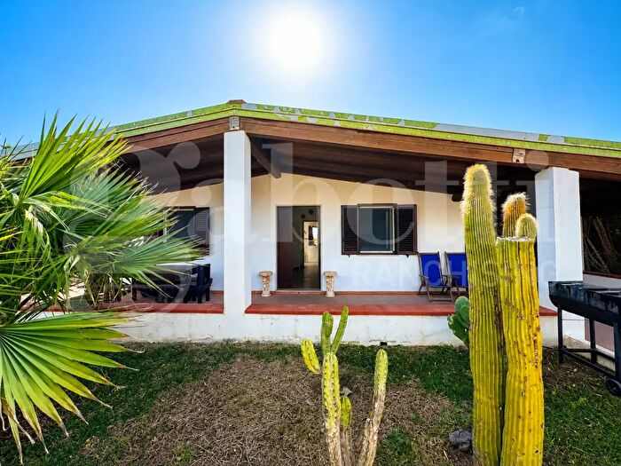 Casa trilocale in vendita in Contrada Guardiani, Portopalo Di Capo Passero