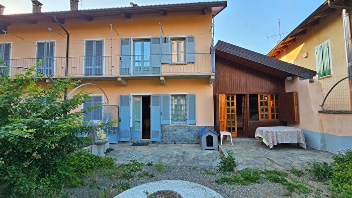 Casa trilocale in vendita in Piazza Daghero, Cumiana