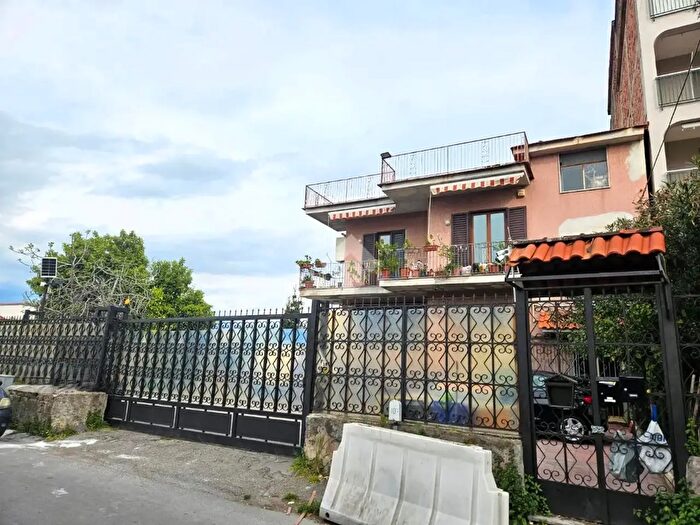 Appartamento con 5 locali in vendita in Via Torretta di Siena, Torre Annunziata