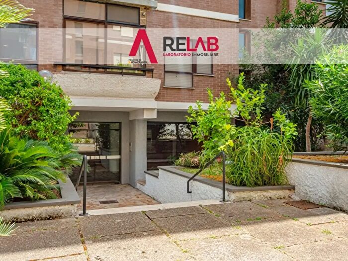 Appartamento con 6 locali in vendita in Via dei Pescatori, Roma