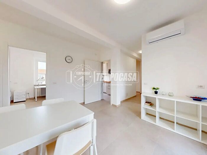 Appartamento quadrilocale in vendita in Via Chiari, Milano