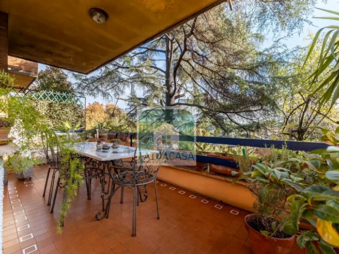 Appartamento con 5 locali in vendita in Via della Nocetta, Roma