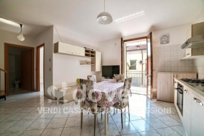 Appartamento trilocale in vendita in Via F Berardi, Massa Lombarda