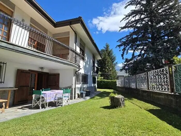 Casa quadrilocale in vendita in Frazione Sainte Helene, Sarre