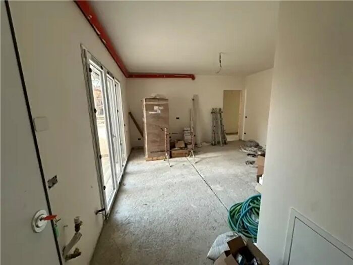 Appartamento trilocale in vendita in Capraia E Limite