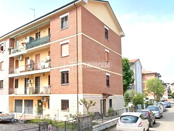 Appartamento trilocale in vendita in Via Vigevano, Modena