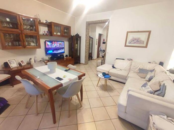 Appartamento quadrilocale in vendita in Via Giulio Verne, Palermo