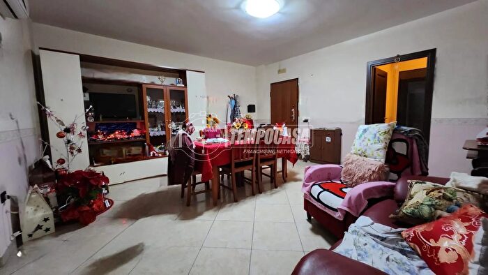 Appartamento trilocale in vendita in Via Puglia, Acerra