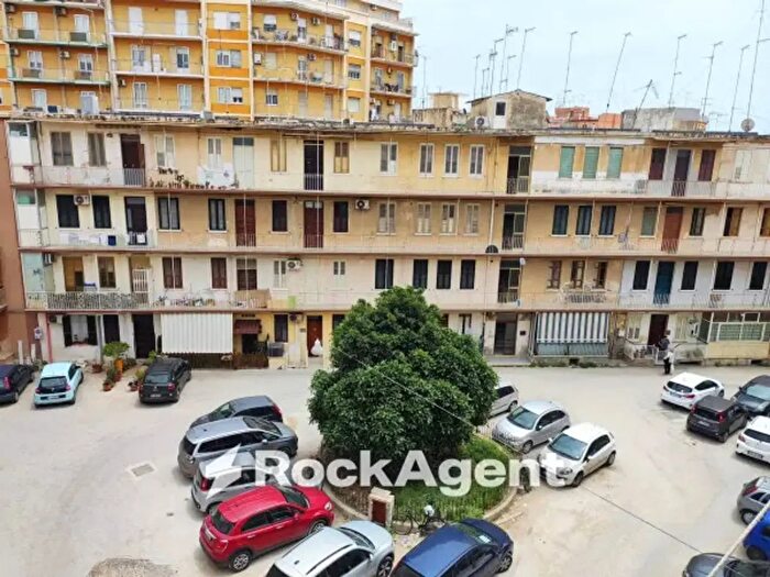Appartamento quadrilocale in vendita in Via Francesco Mauceri, Siracusa