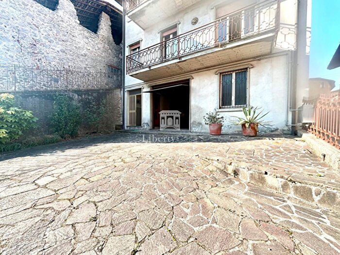 Casa con 7 locali in vendita in Via Zappini, Preseglie