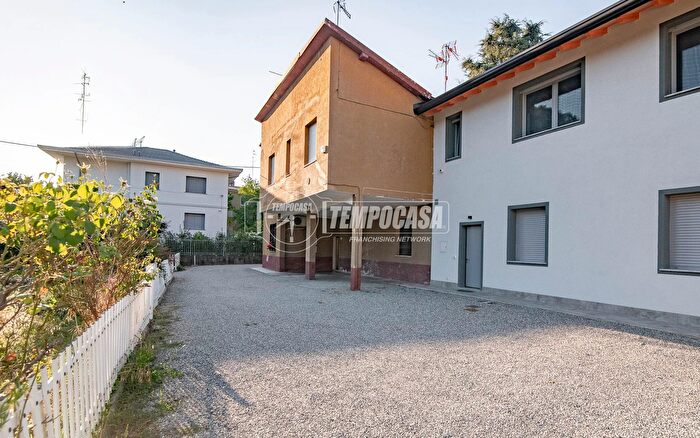 Casa con 5 locali in vendita in Via Trieste, Cassano DAdda