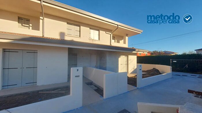 Casa quadrilocale in vendita in Via Forni, Rovigo