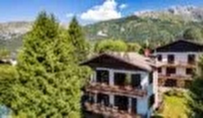 Appartamento quadrilocale in vendita in Castione Della Presolana