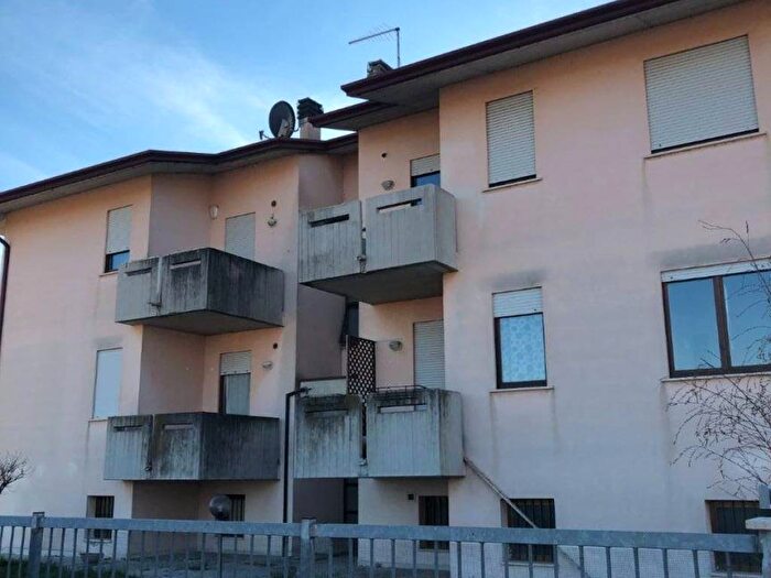 Appartamento quadrilocale in affitto in Via Alessandro Manzoni, Monticello Conte Otto