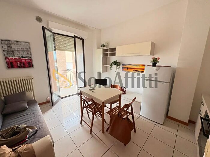 Appartamento trilocale in affitto in Viale Regina Elena b, Rimini