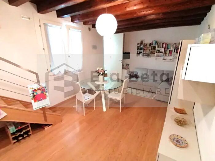 Appartamento trilocale in affitto in Piazza dei Signori, Padova