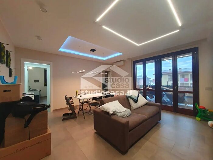 Appartamento trilocale in vendita in Via Trento, Vidigulfo