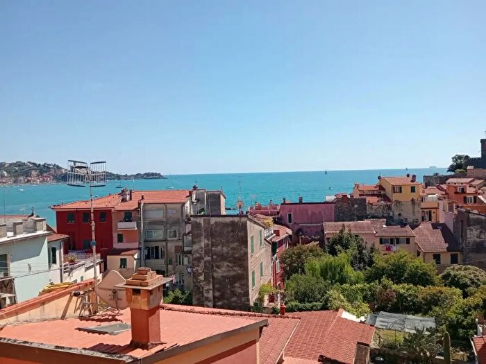 Casa con 5 locali in vendita in Lerici