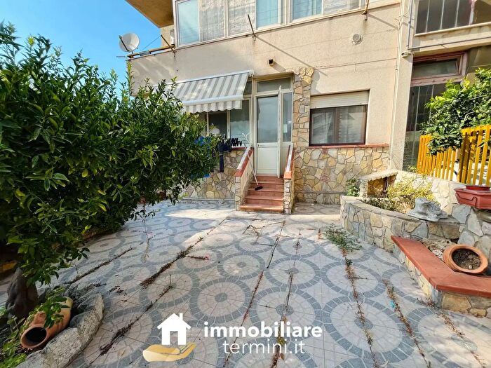 Appartamento quadrilocale in vendita in Via Pietro Nenni, Termini Imerese