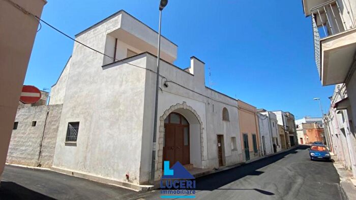 Casa in vendita in Via Umberto I Taviano Le Italia, Taviano