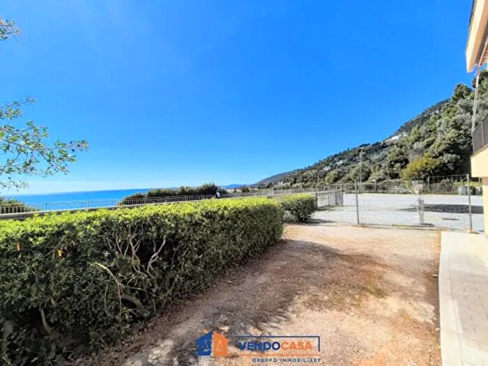 Appartamento trilocale in vendita in Via Aurelia, Finale Ligure