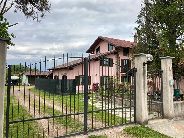 Casa con 5 locali in affitto in Via Piana, Barbania