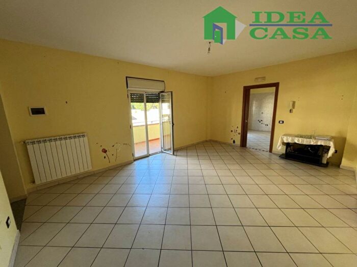 Appartamento quadrilocale in affitto in Via Luciani, Vitulazio
