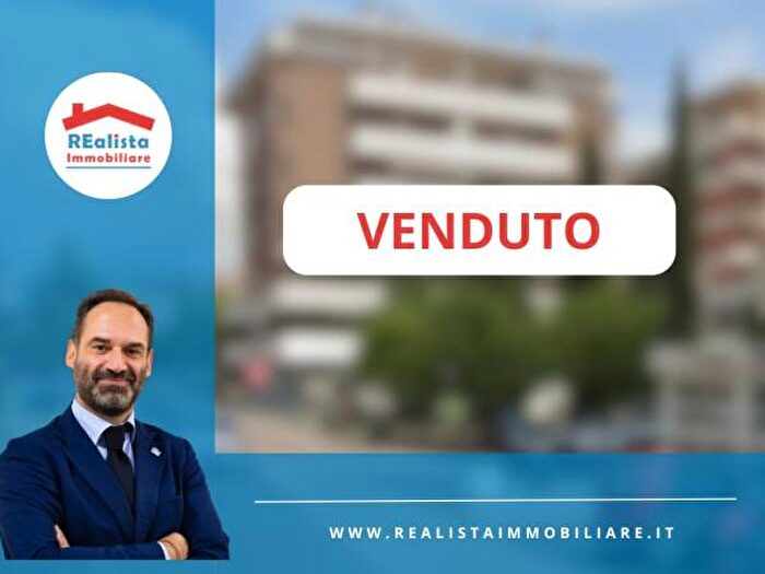 Appartamento trilocale in vendita in Via Giacomo Brogi, Roma