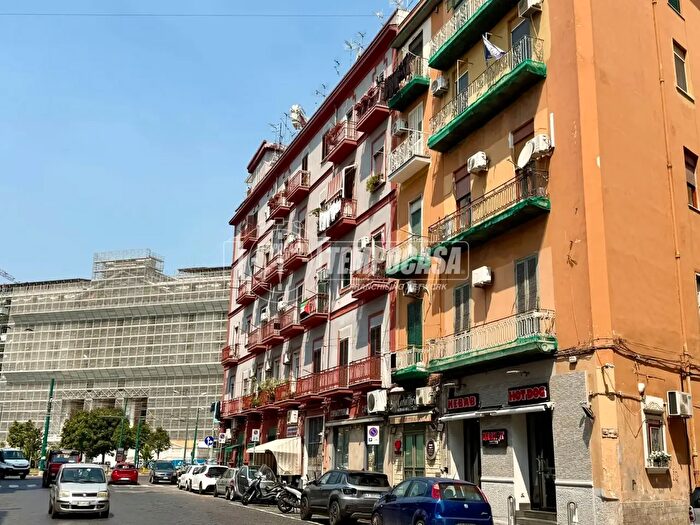 Appartamento trilocale in vendita in Via Gaetano Argento, Napoli