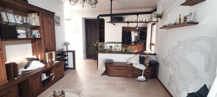 Casa con 7 locali in vendita in Locana