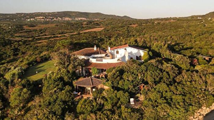 Casa con 6 locali in vendita in La Marmorata, Santa Teresa Gallura