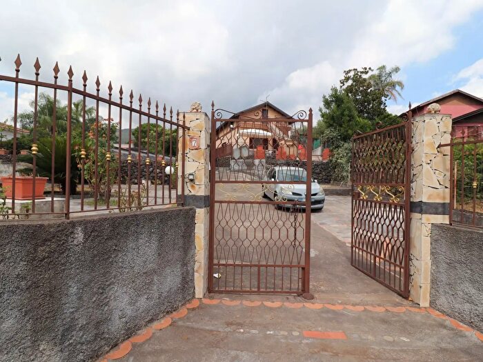 Casa bilocale in vendita in Via Tomasi di Lampedusa, Zafferana Etnea