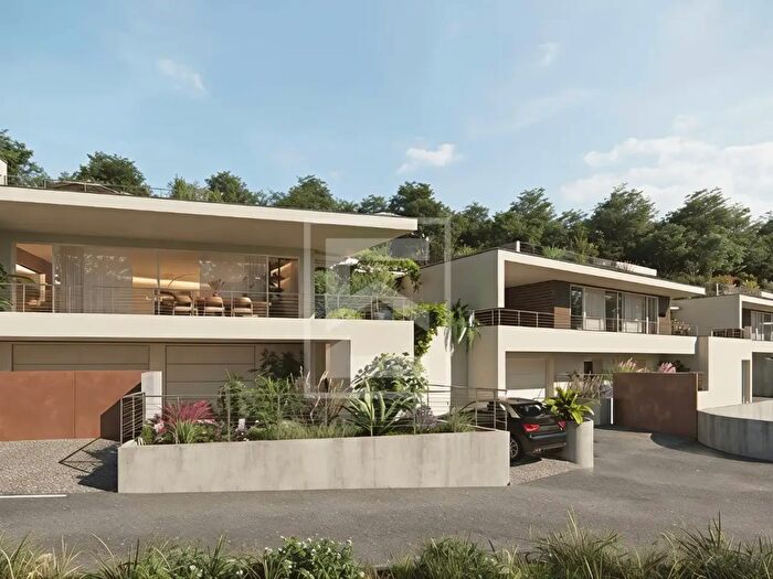 Casa con 8 locali in vendita in Via G Orlando, Manerba Del Garda