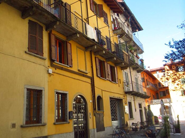 Appartamento trilocale in affitto in Piazza Castello, Intra Centro Storico, Verbania