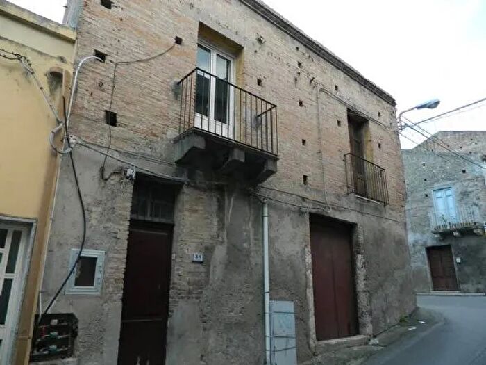 Casa quadrilocale in vendita in Via Roma Villafranca Tirrena, Villafranca Tirrena