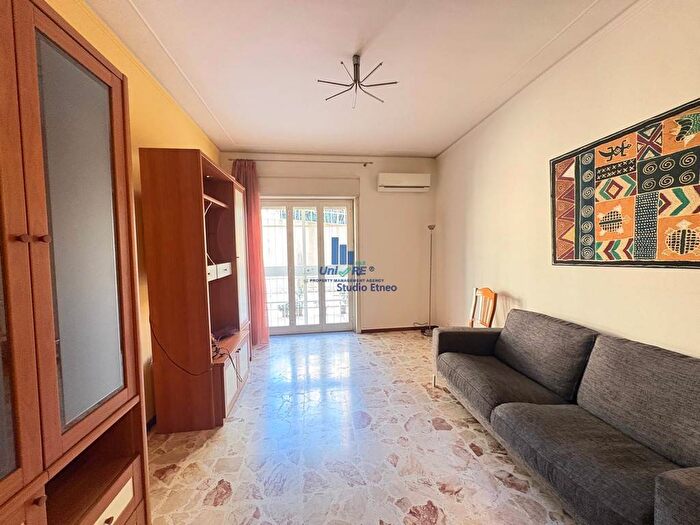 Appartamento trilocale in affitto in Via Paolo Bentivoglio, Gioeni, Catania