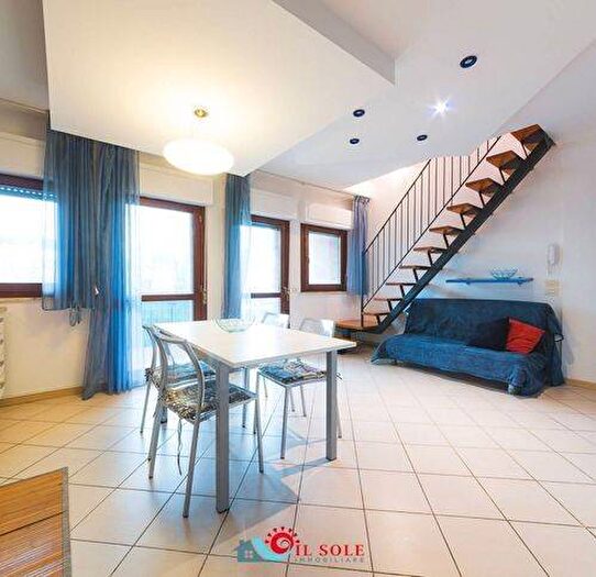 Appartamento trilocale in affitto in Via Delle Agavi, Tirrenia, Pisa