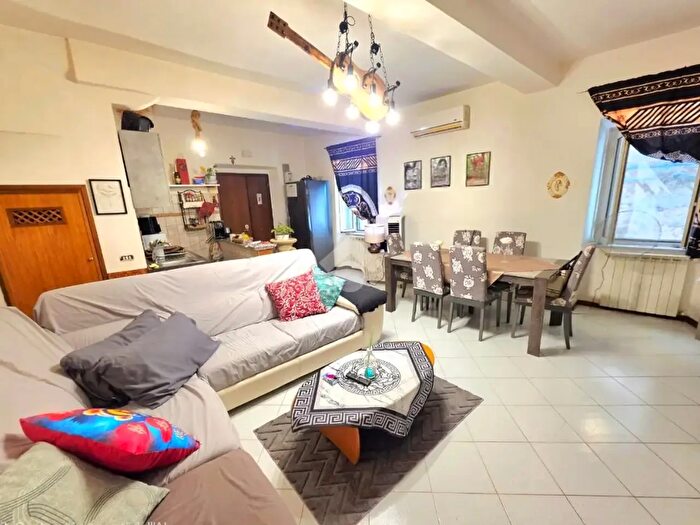 Appartamento trilocale in vendita in Via Giuseppe Mazzini, Civitella San Paolo