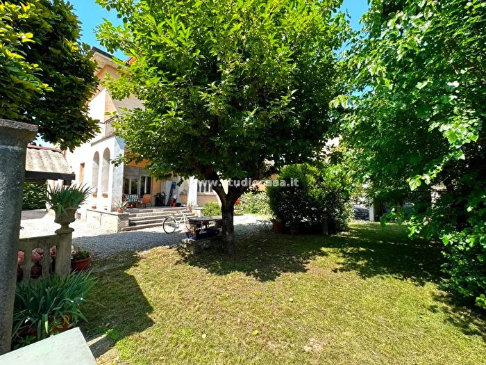 Casa con 7 locali in vendita in Via Verdi, Crema