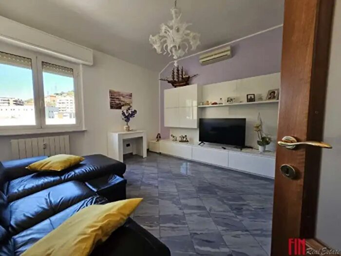 Appartamento bilocale in vendita in Via Borzoli, Genova