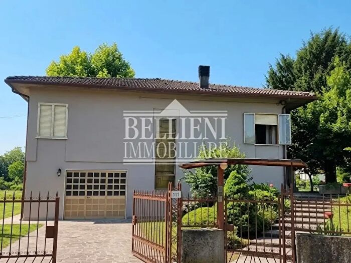 Casa quadrilocale in vendita in Via Cartiera, Dueville