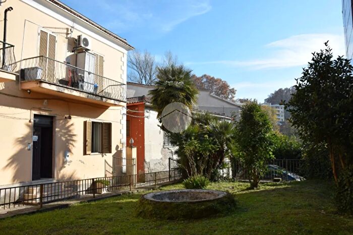 Appartamento con 5 locali in vendita in Via Ponte La Fontana, Frosinone