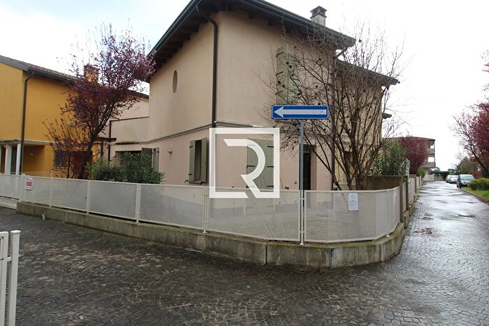 Casa trilocale in vendita in Via Mattia Moreni d Russi, Russi