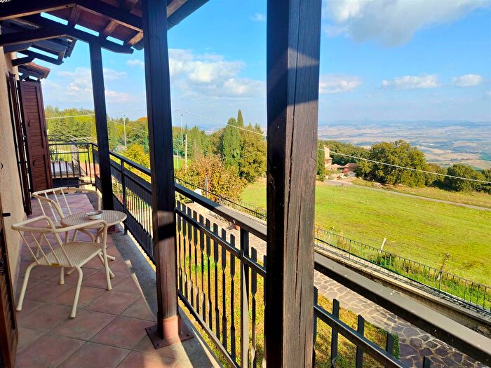 Appartamento con 6 locali in vendita in Via della Chiesa, Castiglione DOrcia