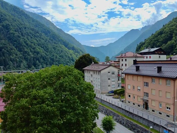 Appartamento con 5 locali in vendita in Via Carducci, Pontebba