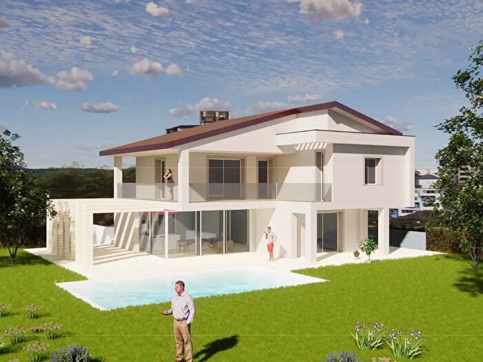 Casa con 6 locali in vendita in San Miniato